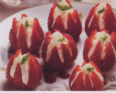 StrawberryBlossoms.jpg